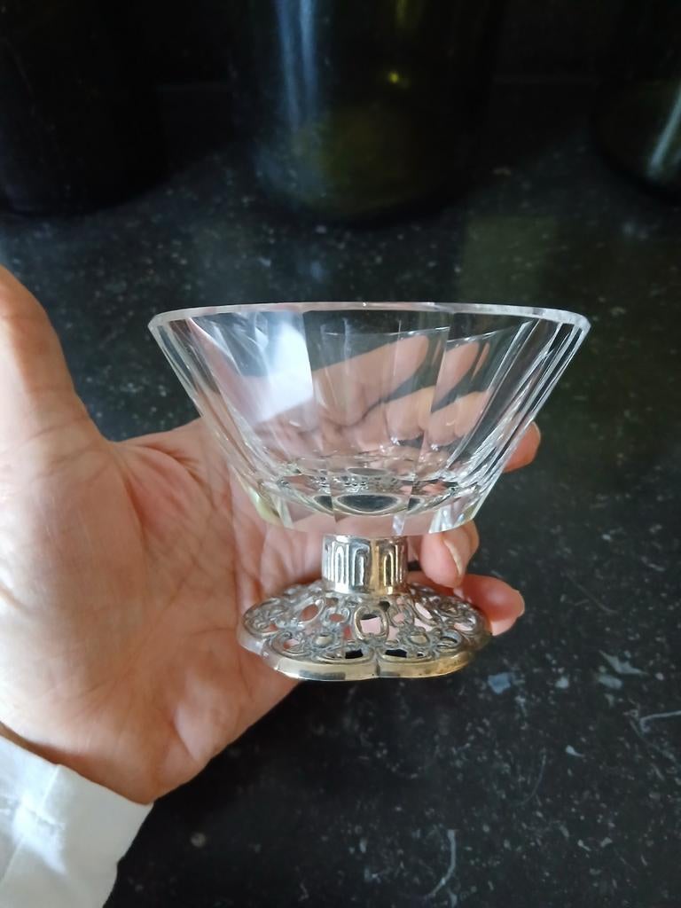 Klokgaaf oud kristal suikerschaaltje op zilver voet, Antiek en Kunst, Ophalen of Verzenden