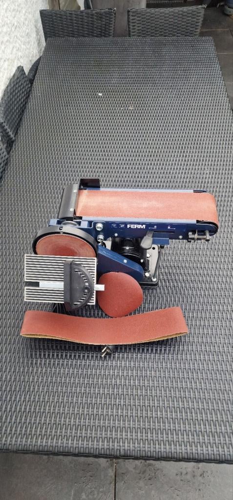 Ferm Tafel bandschuurmachine met 2 nieuwe schuurbanden, Ophalen, 600 tot 1200 watt, Bandschuurmachine
