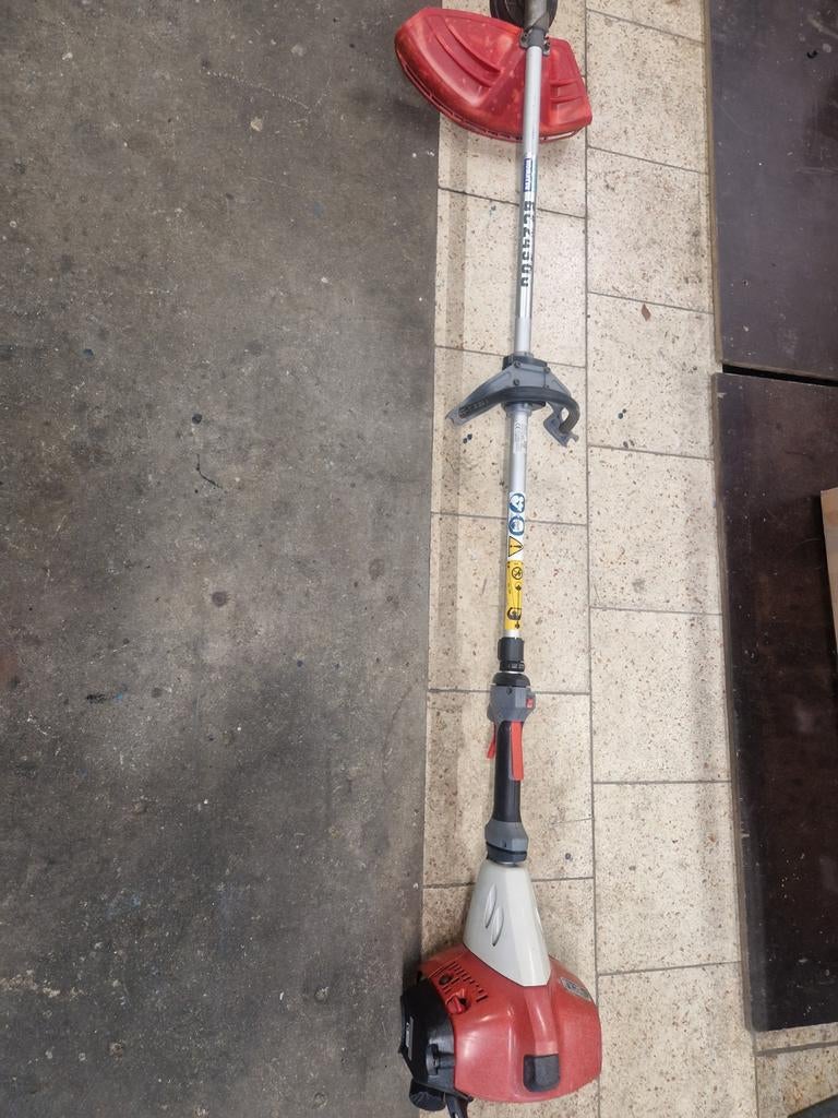 Zenoah komatsu bosmaaier met gordel, Tuin en Terras, Bosmaaiers, Ophalen of Verzenden, Benzine