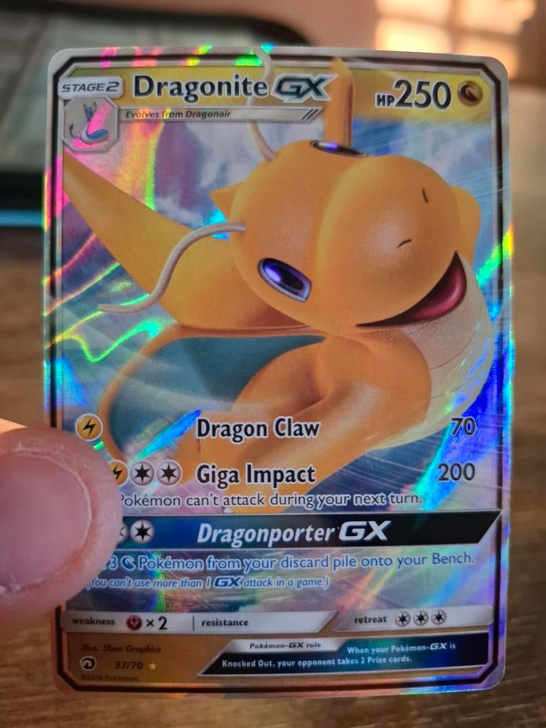 Dragonite 37/70 GX Dragon Majesty, Ophalen of Verzenden, Zo goed als nieuw, Losse kaart, Foil