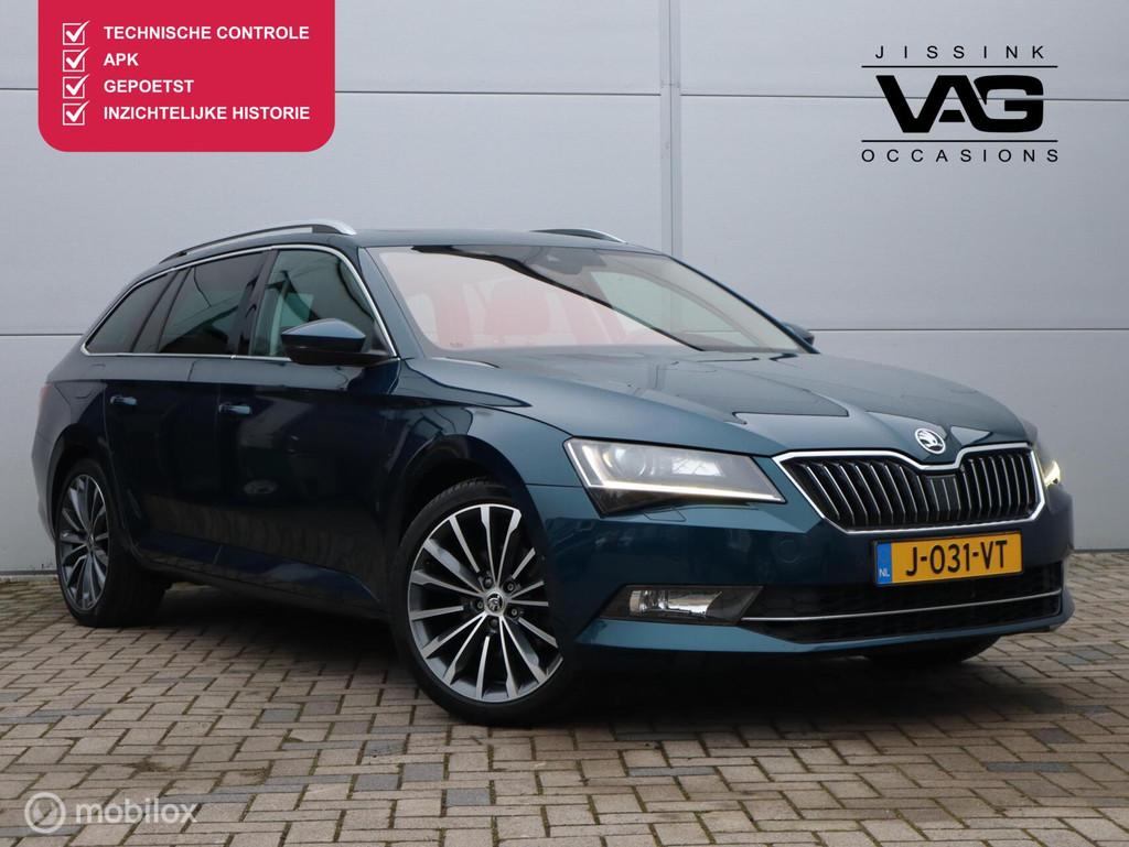 Skoda Superb 1.6 TDI Automaat Trekhaak Pano LED Leer LED Cam, Auto's, Skoda, Gebruikt, 4 cilinders, Blauw, Diesel