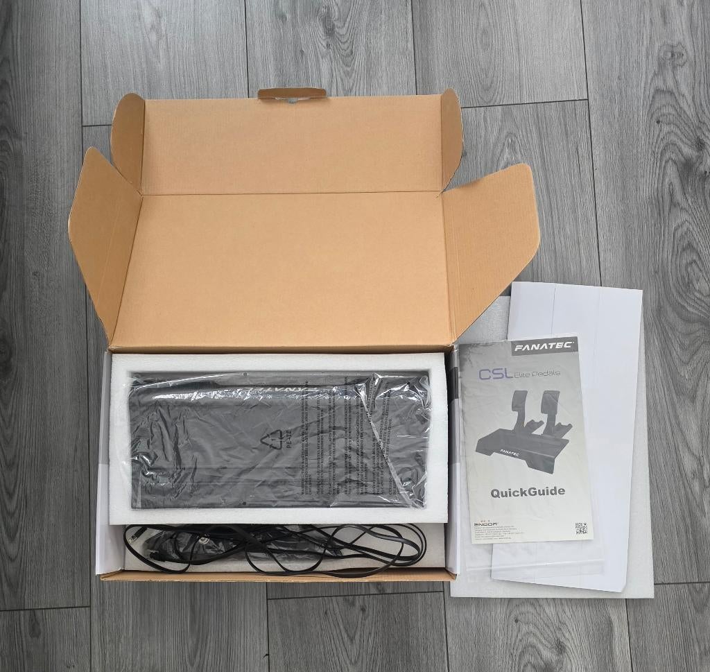 Fanatec CSL Elite Pedalen - NIEUW ALLES AANWEZIG, Spelcomputers en Games, Spelcomputers | Sony PlayStation Consoles | Accessoires