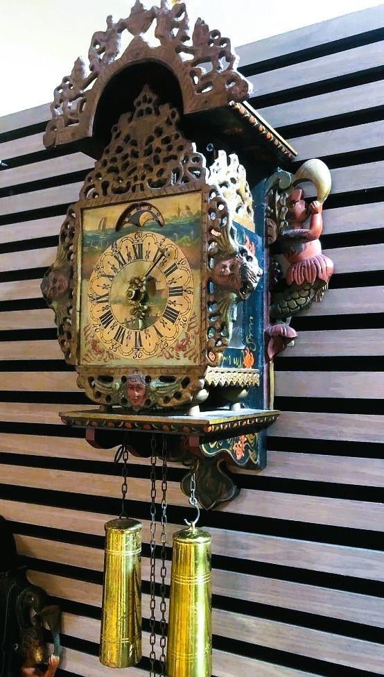 Antieke wandklok  Friese stoelklok - klok met zeemeerminnen, Ophalen of Verzenden