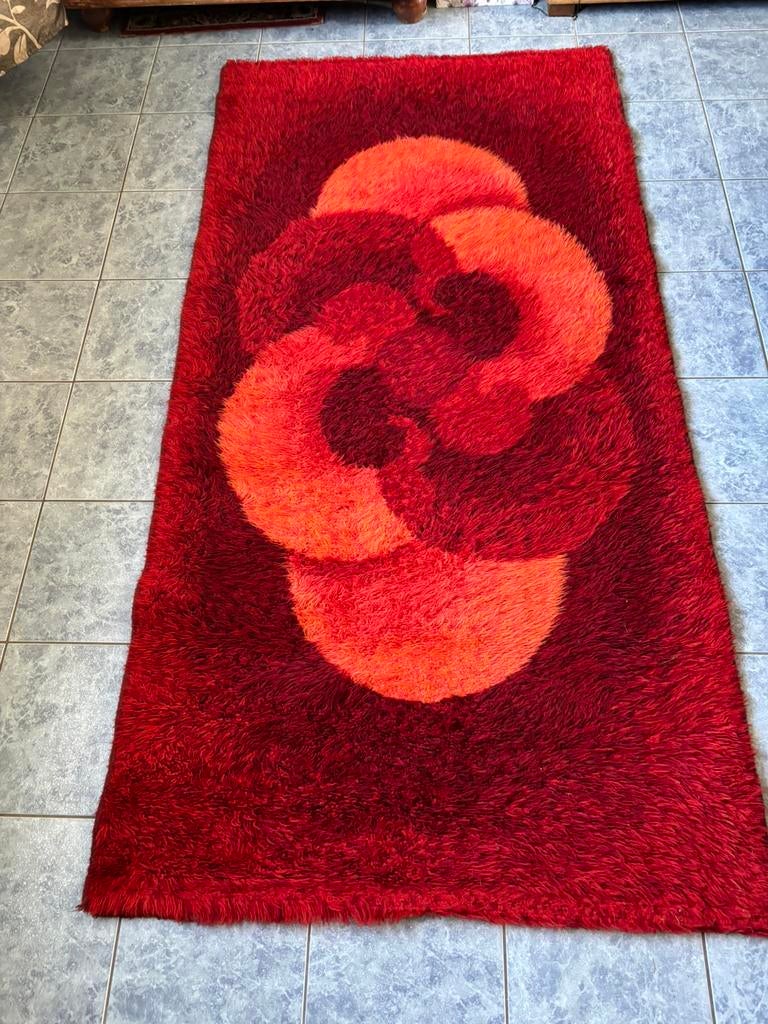 Vloerkleed 180x90 cm met bloem motief., Huis en Inrichting, Stoffering | Tapijten en Kleden, Zo goed als nieuw, 150 tot 200 cm