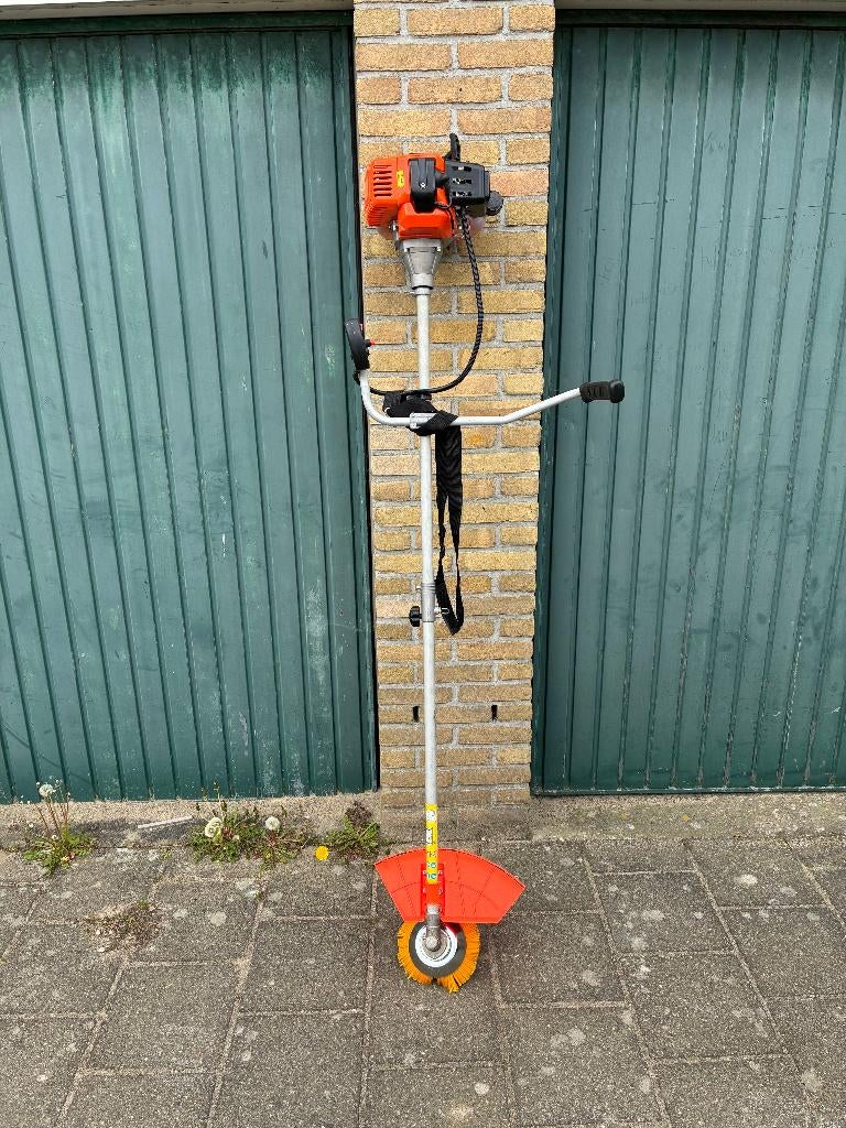 bosmaaier,en onkruid machine, Ophalen, Gebruikt, 10 tot 30 cm, Benzine