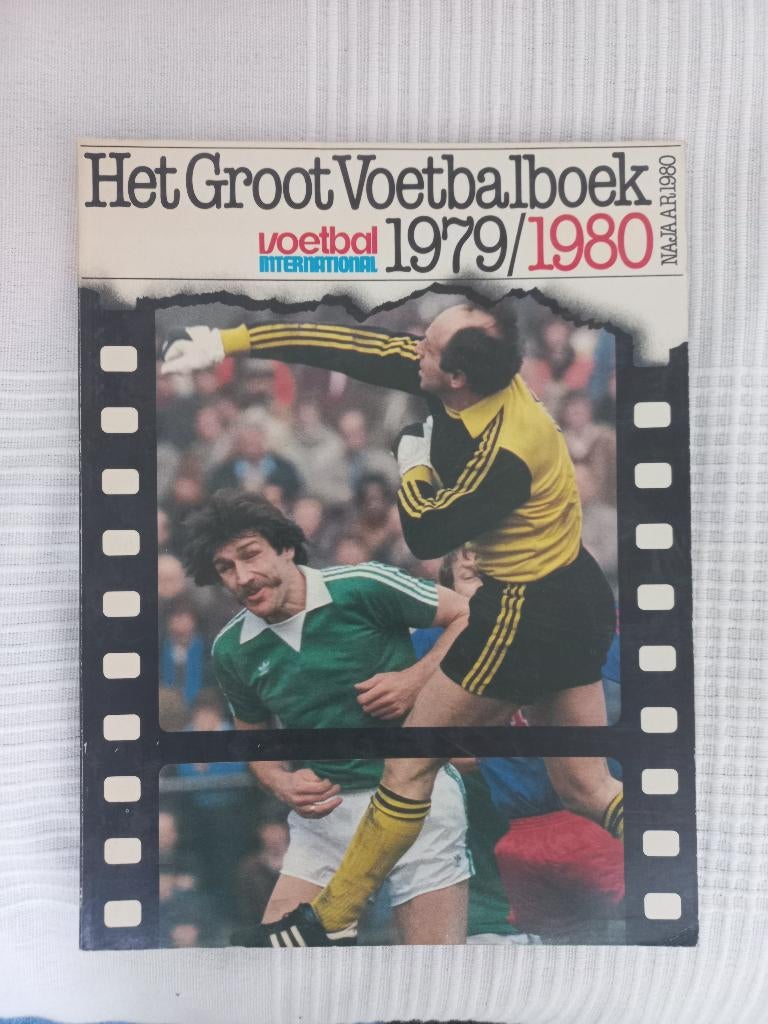 het groot voetbalboek 79/80, Ophalen of Verzenden, Zo goed als nieuw, Balsport