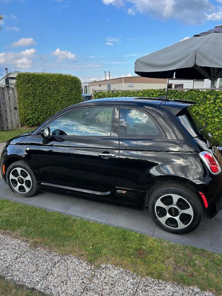 Mooie fiat 500E te koop,laadpaal en 220 laden .weinig kms., Auto's, Fiat, Particulier, 500E, ABS, Airbags, Airconditioning, Bluetooth
