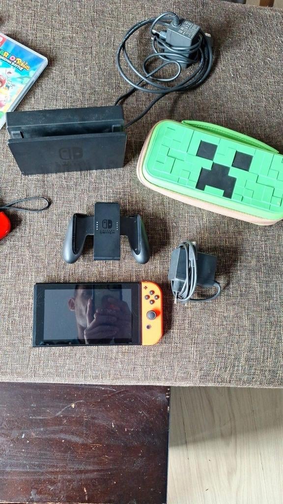 Nintendo Switch + 7 spellen + accessoires, Spelcomputers en Games, Games | Nintendo Switch, Ophalen, Gebruikt, Vanaf 18 jaar, Overige genres