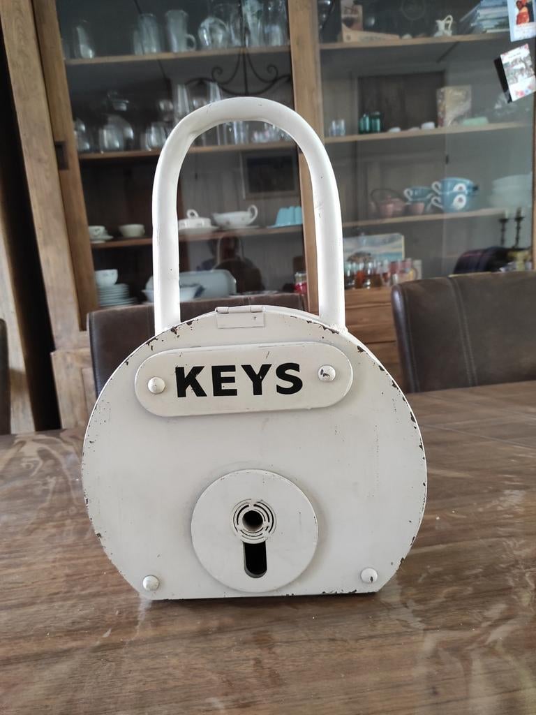 Sleutelkastje, Beige, Metaal, Gebruikt, Industrieel