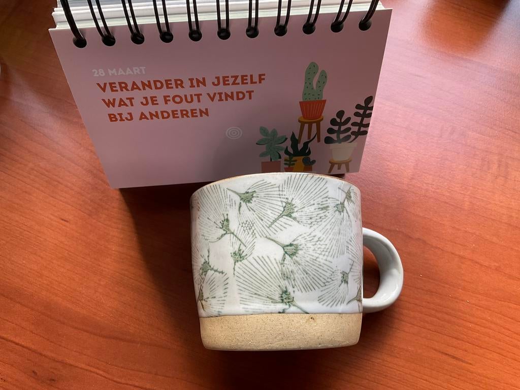 Mok DILLE EN KAMILLE, Overige materialen, Ophalen of Verzenden, Zo goed als nieuw, Bord(en)