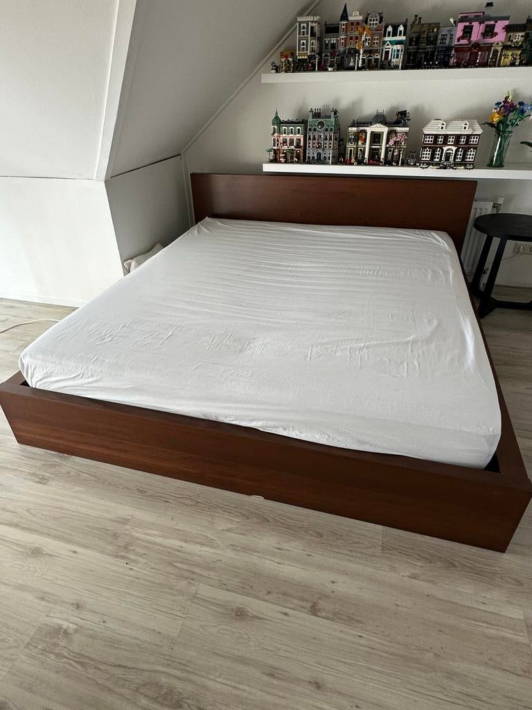 IKEA Malm bed 180x200 cm - licht beschadigd, Ophalen, Overige materialen, Gebruikt, Bruin