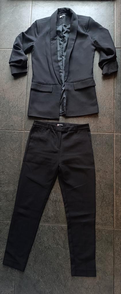 Tweedelig zwart broekpak maat S colbert / pantalon, Kleding | Dames, Jasjes, Kostuums en Pakken, Zo goed als nieuw, Maat 36 (S)