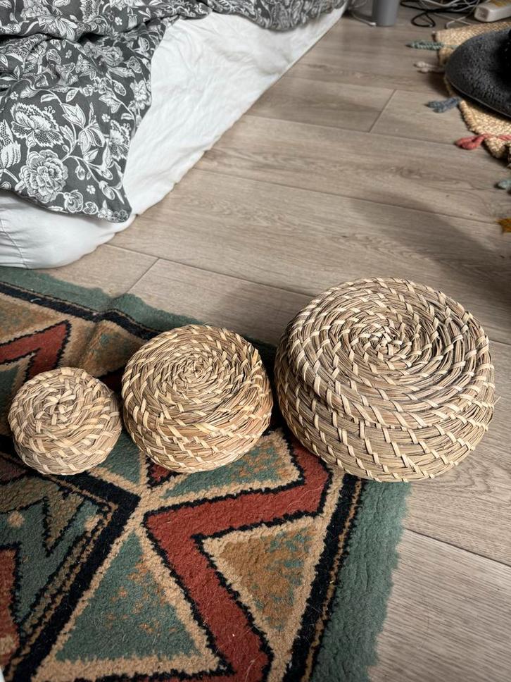 IKEA FRYKEN manden met deksel - set van 3, Huis en Inrichting, Woonaccessoires | Schalen en Manden, Zo goed als nieuw, Mand, Rond