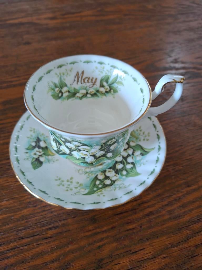 Royal Albert Maand van Mei Lelietje-van-dalen Kop en Schotel, Ophalen, Zo goed als nieuw, Overige stijlen, Kop(pen) en/of Schotel(s)