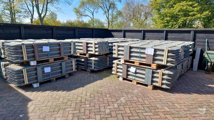 Kunststof Weidepalen te koop! Grijs / bruin, Tuin en Terras, Palen, Balken en Planken, Nieuw, Palen, 180 tot 250 cm, Ophalen of Verzenden