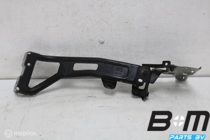 Streep spatscherm linksvoor Audi A4 8W 8W0821135, Gebruikt