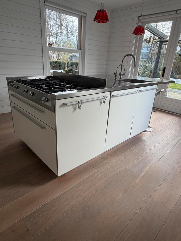 Design Boffi keuken - Zeer netjes, Huis en Inrichting, Keuken | Complete keukens, Zo goed als nieuw, Wit, Staal of Rvs, Greeploos