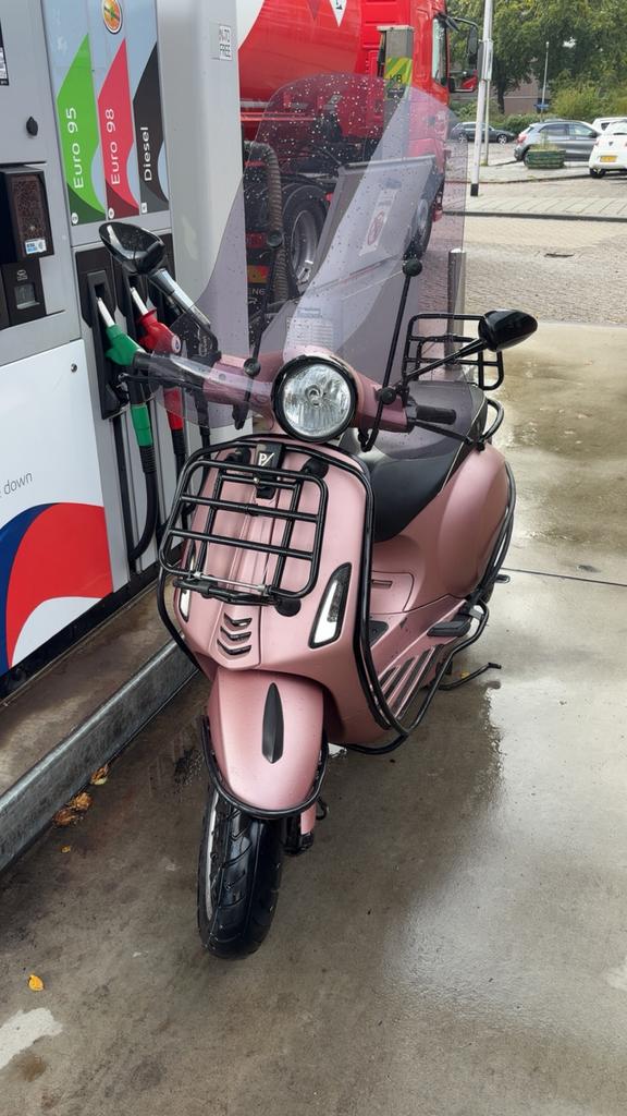 Vespa primavera 2017, Fietsen en Brommers, Scooters | Vespa, Ophalen, Gebruikt, Overige modellen, Maximaal 45 km/u