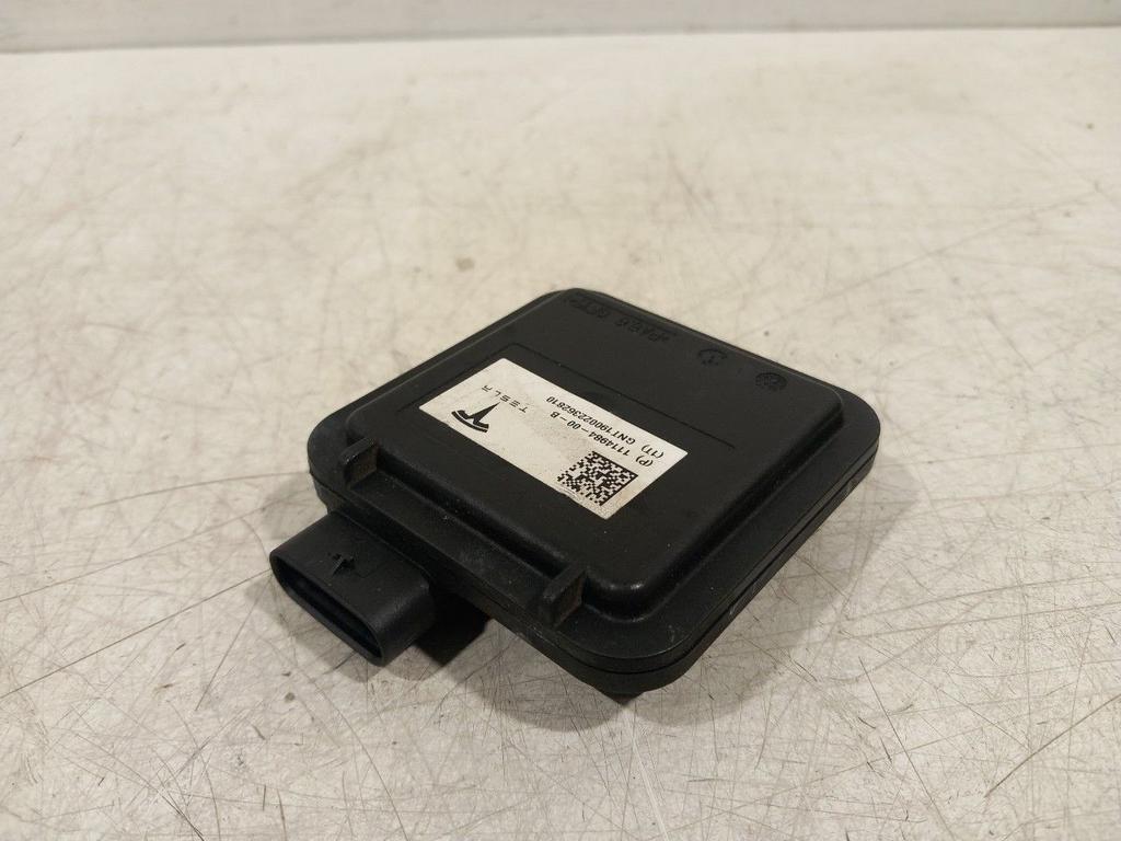 Computer Tesla Model 3, Onderdelen@venauto.nl, Van der Ven Autorecycling B.V., Gebruikt, Ettenseweg 76, 4706 PB Roosendaal, The Netherlands