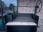 BBQ.  Houtskool.  Houtgestookt Argentijnse gril, Ophalen, Nieuw