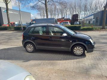 Volkswagen Polo 1.2 FUN / cross 47KW 2005 Zwart  beschikbaar voor biedingen