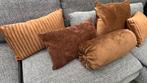 Set 5 sierkussens cognac kleur nog als nieuw, Huis en Inrichting, Woonaccessoires | Kussens, Ophalen, Zo goed als nieuw, Bruin