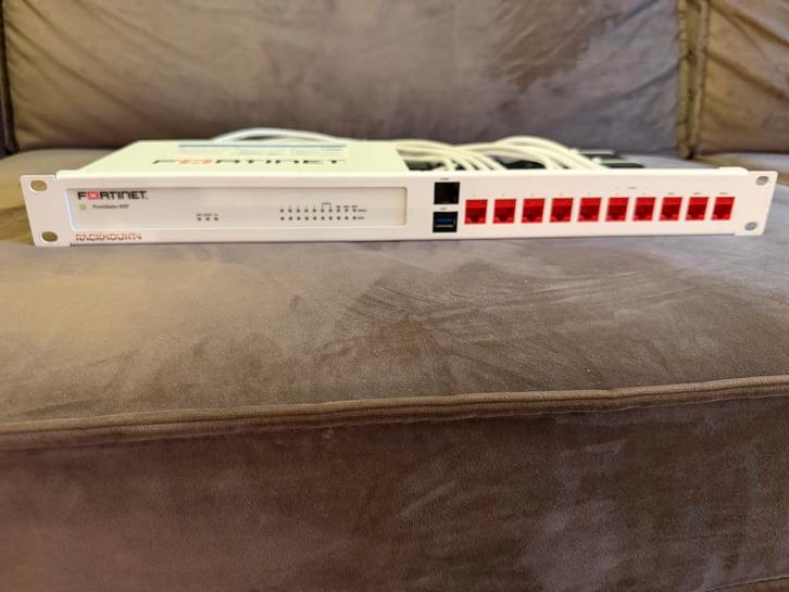 Fortinet FortiGate 60F Firewall, Computers en Software, Routers en Modems, Gebruikt, Ophalen of Verzenden