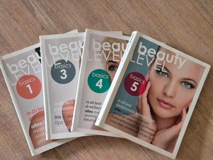 Beauty Level Basics Boeken Set (niveau 4), Boeken, Studieboeken en Cursussen, Zo goed als nieuw, MBO, Beta, Ophalen