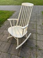 Schommelstoel pastoe stijl wit met kussens, Ophalen, Zo goed als nieuw, Stoel(en)