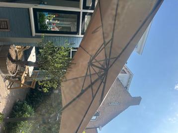 Platinum Voyager zweef parasol met voet 250 beschikbaar voor biedingen