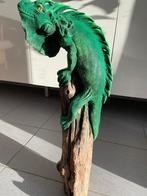 Kunststof Leguaan op houtblok ., Dieren en Toebehoren, Ophalen, Zo goed als nieuw, Overige typen