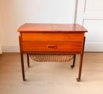 Deens design vintage naaikastje, Hobby en Vrije tijd, Naaimachines en Toebehoren, Ophalen, Zo goed als nieuw, Toebehoren, Overige merken