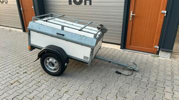 Nette en weinig gebruikte bagage aanhanger beschikbaar voor biedingen
