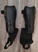 Voetbal pakket scheenbeschermers en thermokleding, Sport en Fitness, Voetbal, Maat XS of kleiner, Ophalen of Verzenden, Gebruikt