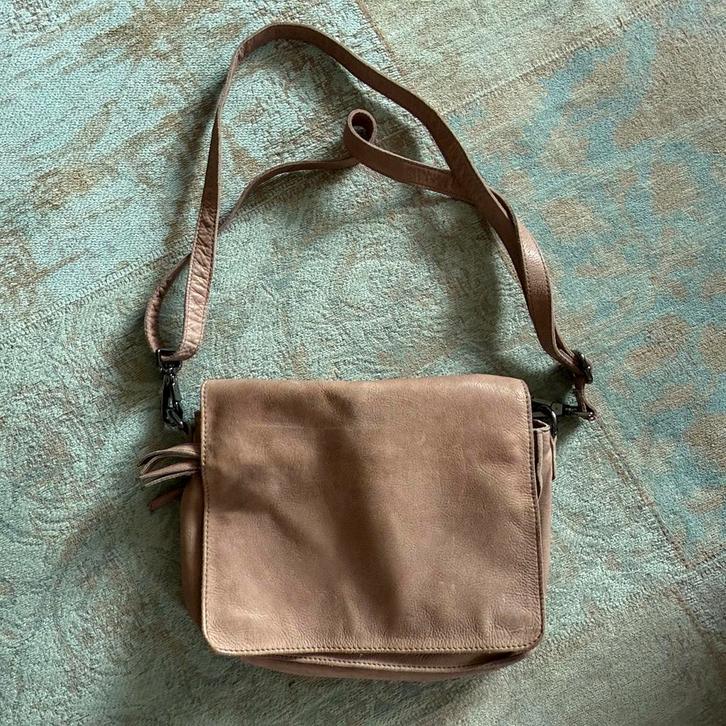 Bear Design Milano Justo Rens overslag tas taupe, Sieraden, Tassen en Uiterlijk, Tassen | Damestassen, Nieuw, Overige typen, Beige