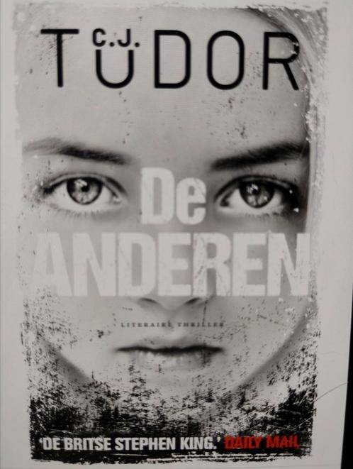 C.J. Tudor - De anderen, Boeken, Thrillers, Zo goed als nieuw, Nederland, Ophalen of Verzenden
