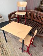 Vintage kinder schoolsetje tafeltje 2 stoeltjes, Gebruikt, Ophalen of Verzenden, Tafel(s) en Stoel(en)