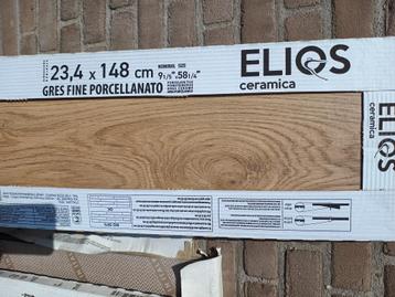 Parket(Hout)look lange vloertegels beschikbaar voor biedingen