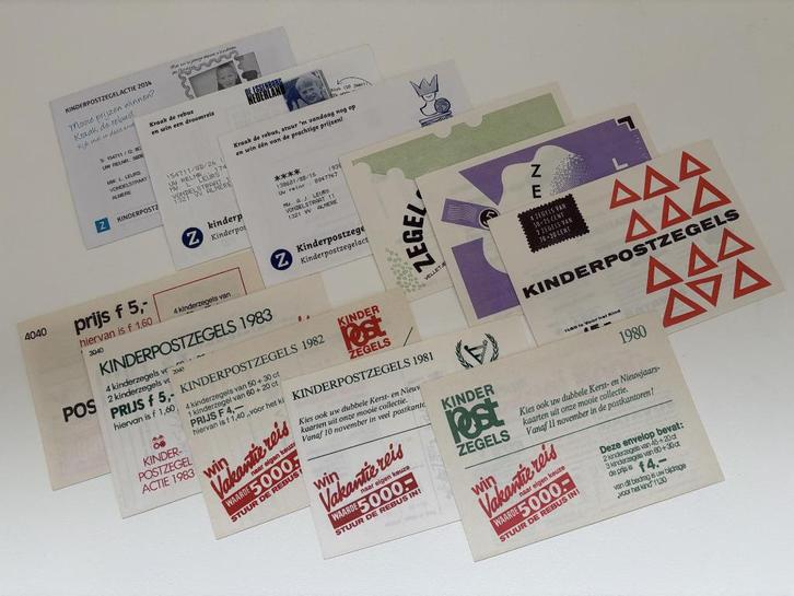 kinderpostzegels (diverse jaren) in orig. envelop met rebus, Postzegels en Munten, Postzegels | Nederland, Postfris, Na 1940, Ophalen of Verzenden