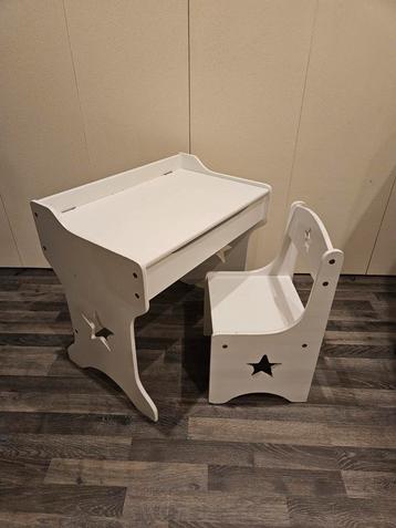 Peuter/Kleuter Bureau met Stoel - met Klep beschikbaar voor biedingen