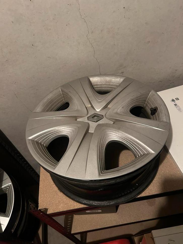 16 inch stalen velgen met Renault doppen - Clio, Auto-onderdelen, Banden en Velgen, Velg(en), 16 inch, Personenwagen, Gebruikt