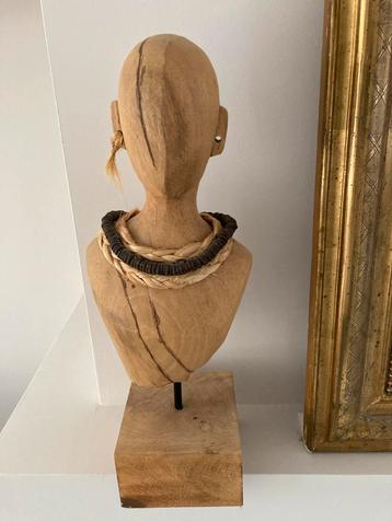 Houten sculpture/ buste beschikbaar voor biedingen