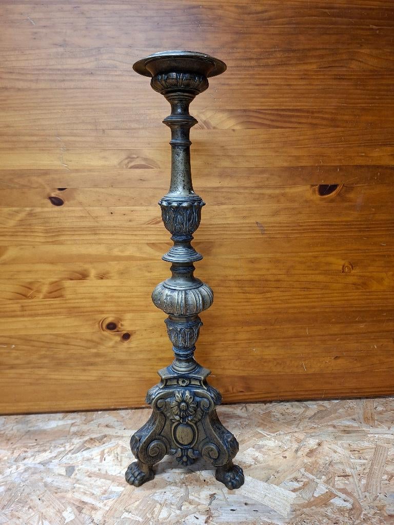 Klassieke kerkkandelaar in Barokstijl, Antiek en Kunst, Antiek | Kandelaars, Ophalen of Verzenden, Koper of Brons