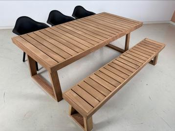 Tuinbank ,  tuintafel , tuinstoelen  beschikbaar voor biedingen