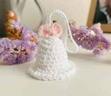 Klein wit klokje beschikbaar voor biedingen