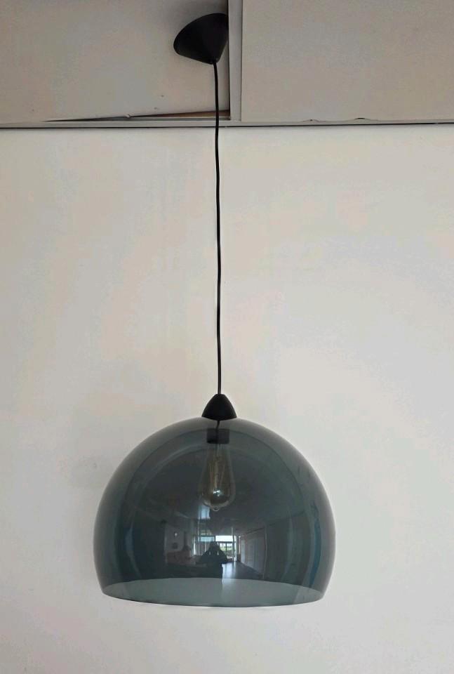 Grijze smoke bol hanglamp, Huis en Inrichting, Lampen | Vloerlampen, Gebruikt, Minder dan 100 cm, Ophalen of Verzenden