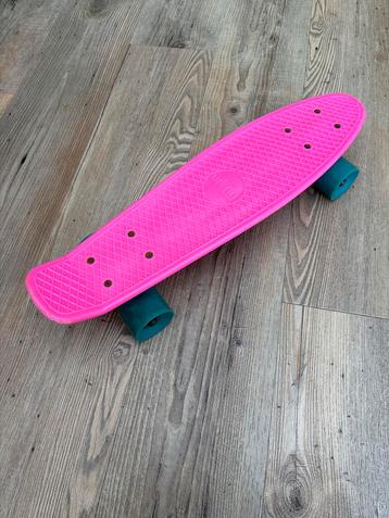 Roze Urban District Skateboard beschikbaar voor biedingen