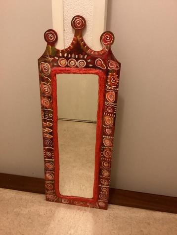 Spiegel, rode rand, 40 x 108 cm. beschikbaar voor biedingen
