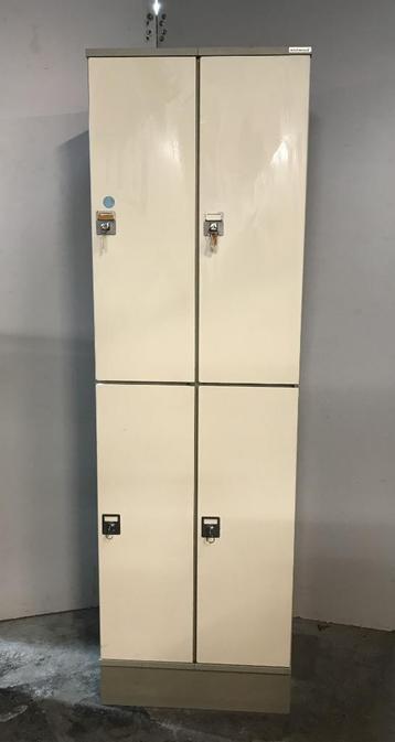 Lockerkast, 4 deurs, 59,5x50x195 cm, slot met sleutel beschikbaar voor biedingen