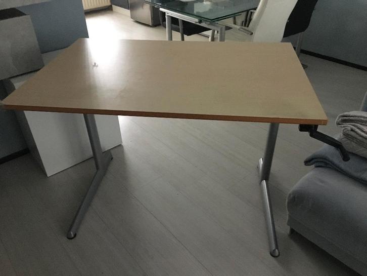 verstelbaar bureau 1.20 x0.80m ahrend, Huis en Inrichting, Bureaus, Gebruikt, Bureau, In hoogte verstelbaar, Ophalen